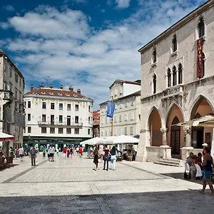 Гостевой дом Main Square, Сплит